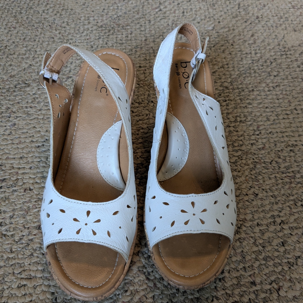 B.o.c. White Tan Sandals with Peep-Toe and Slingback